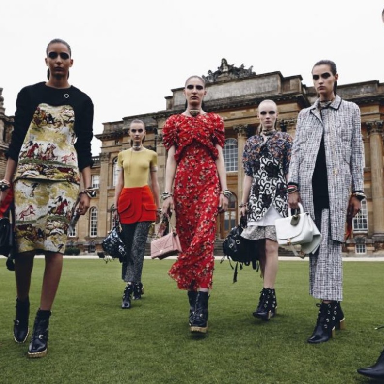 دار "ديور" تطلق مجموعة "كروز" Cruise للعام 2017