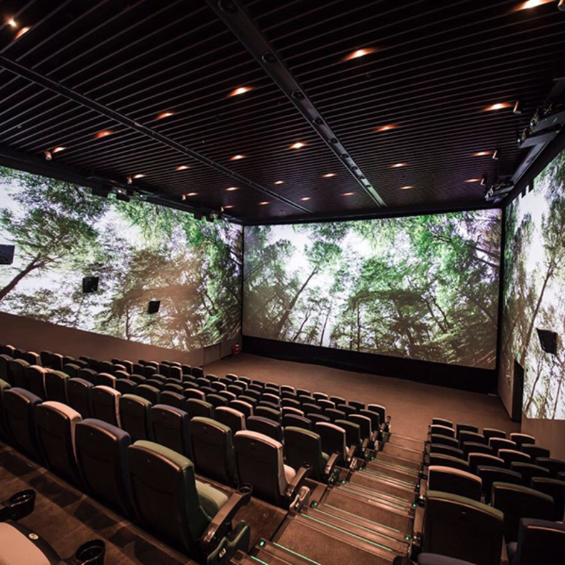 ScreenX في دبي مول.. تجربة سينمائية الأولى من نوعها في العالم 