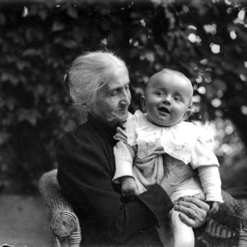 نصائح الجدات مصدر ثقة للكثيرات