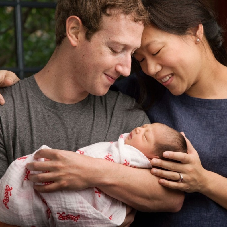 مارك مع زوجته وابنته ماكسيما