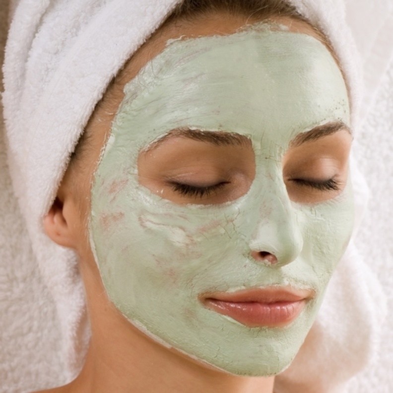 قضاء يوم في المنتجع للاعتناء بالبشرة قبل العرس