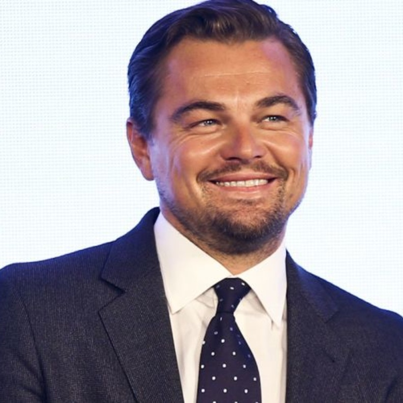 عارضة ازياء جديدة في حياة ليوناردو دي كابريو