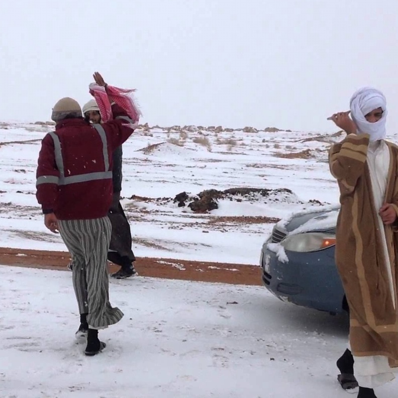 شمال المملكة وقد كساها الثلج