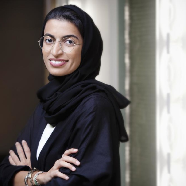 نورة الكعبي وجه مشرف لنساء الإمارات