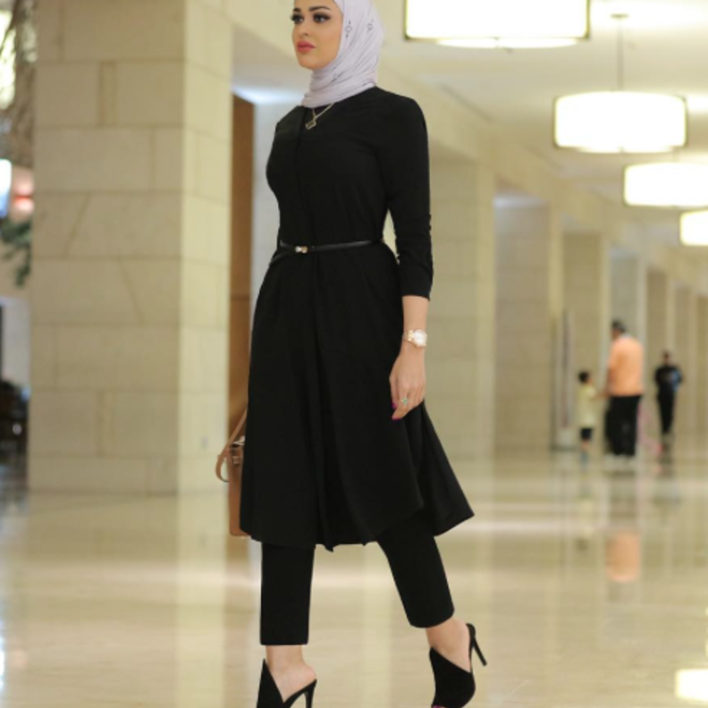 تختار مرمر الأسود بفخامة ورقي