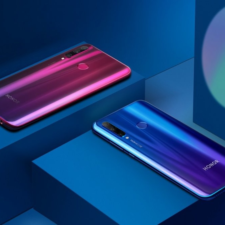 هونر HONOR 10i .. هاتف جديد بكاميرا ثلاث عدسات