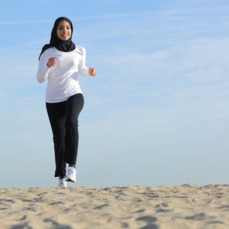 جامعة نوره تعزز رياضة المشي لطالباتها 