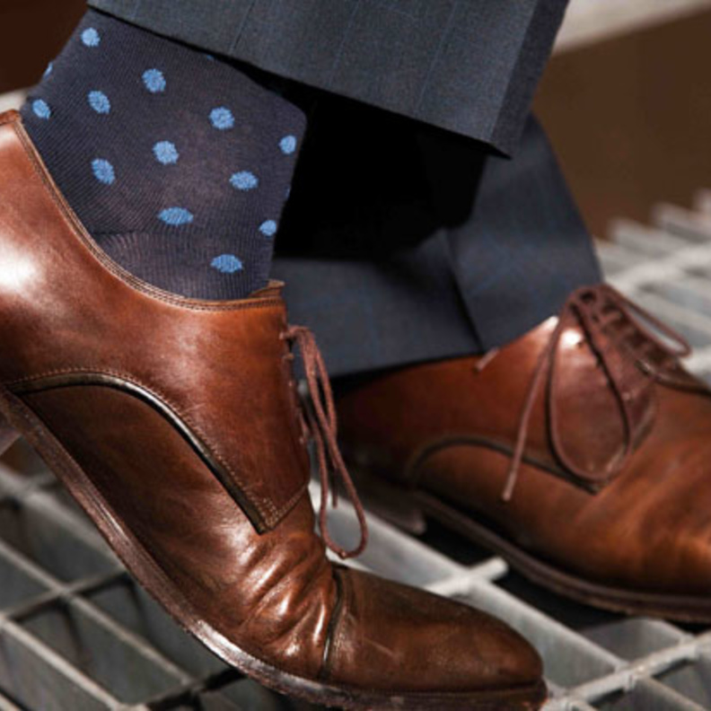 كيف تختار الجوارب المناسبة لملابسك