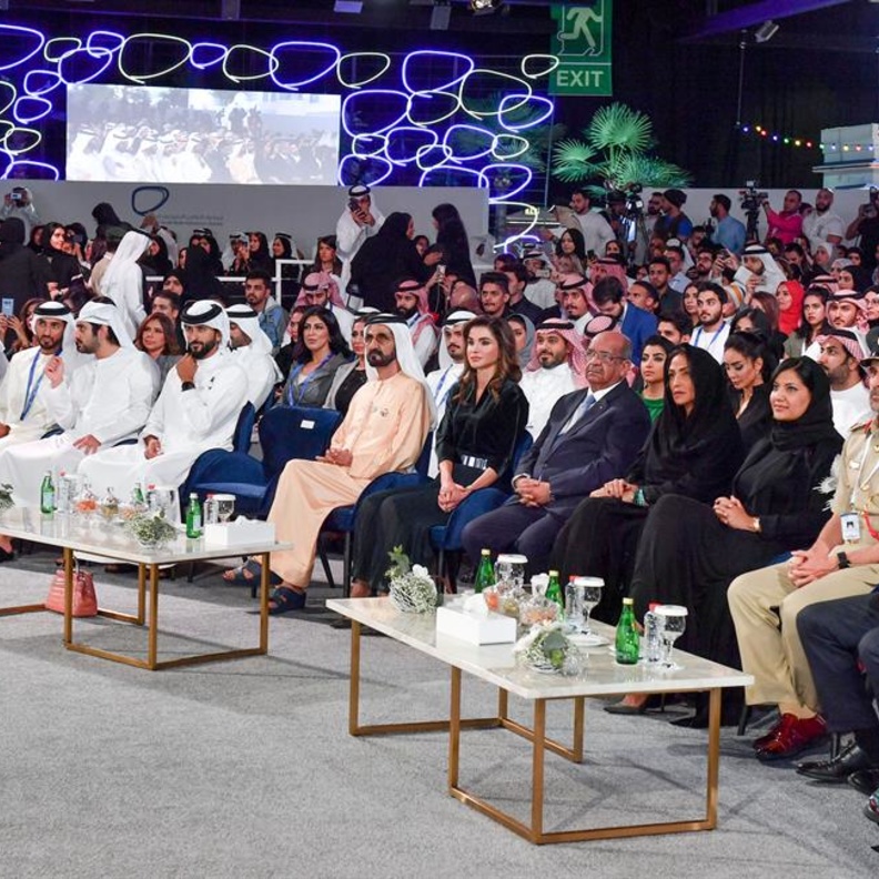 محمد بن راشد يشهد الافتتاح الرسمي لقمة رواد التواصل الاجتماعي العرب