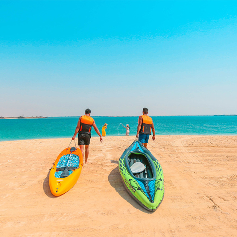 "بحر الرياض" إطلالة تركوازية على شاطيء البحر الأحمر