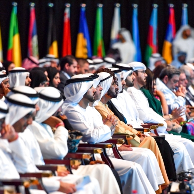 الشيخ محمد بن راشد يشهد جلسة مستقبل الملكية الفكرية في عصر الذكاء الاصطناعي