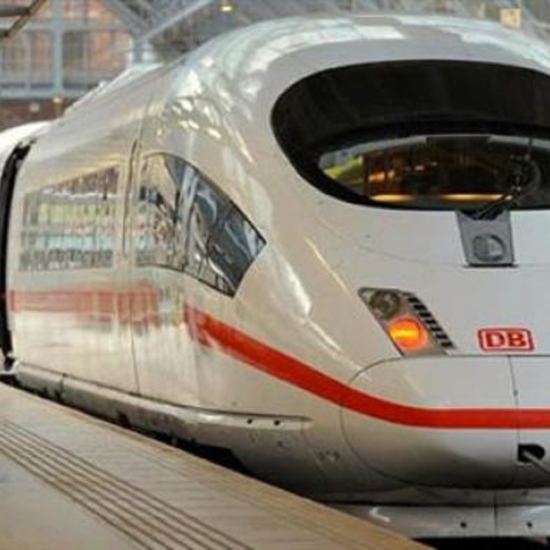 مصرع شاب عربي هرب من الترحيل فخطفه الموت في الحال