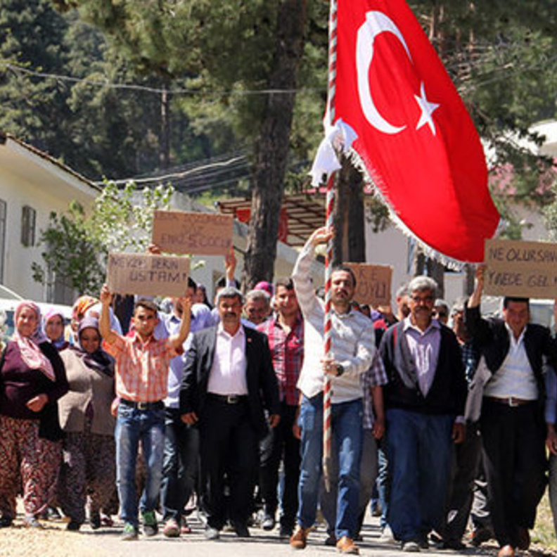 شباب قرية تركية احتجوا على رفض الفتيات الاقتران بهم