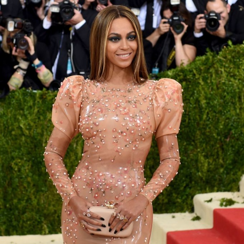 بيونسيه باخر ظهور علني لها بميت جالا