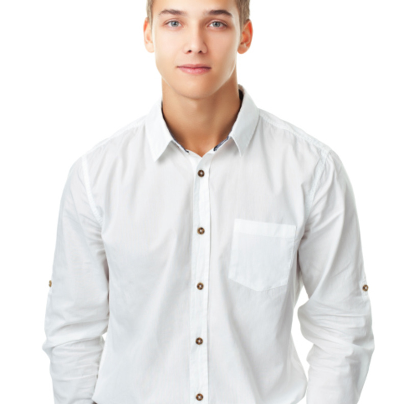 القميص الأبيض تلفت الأنظار