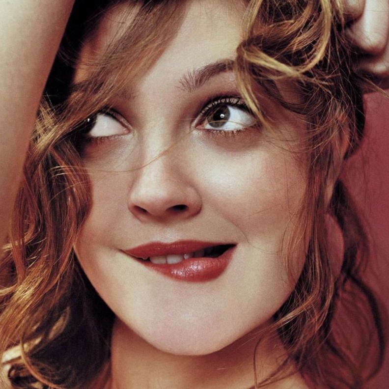 ادمان درو للمواد المخدرة بدأ منذ أن كانت فتاة مراهقة ولقد كانت من مشكلات مع الادمان لفترة لا بأس