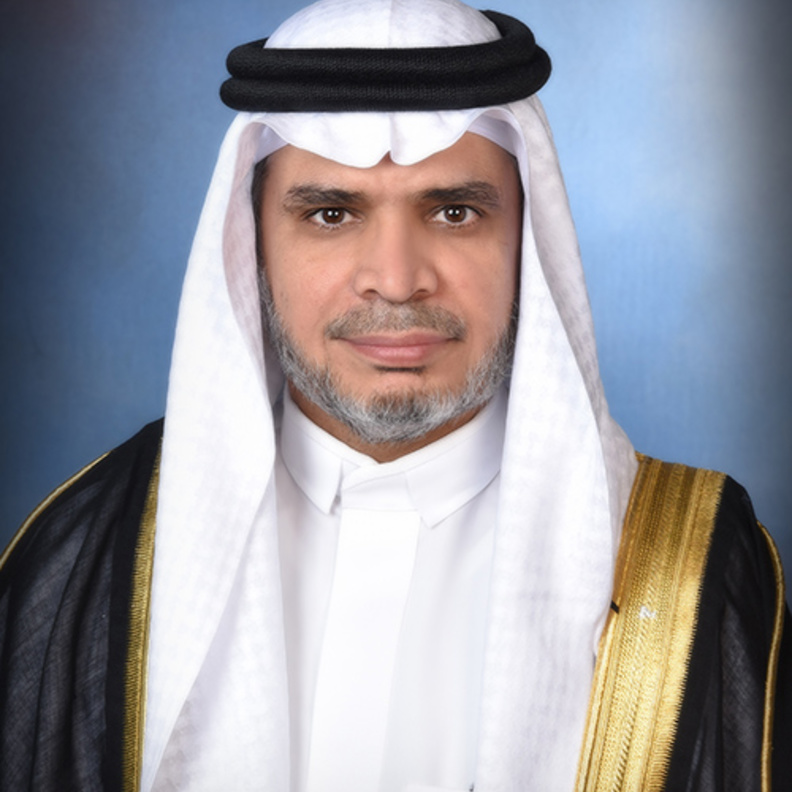 وزير التعليم الدكتور احمد العيسى