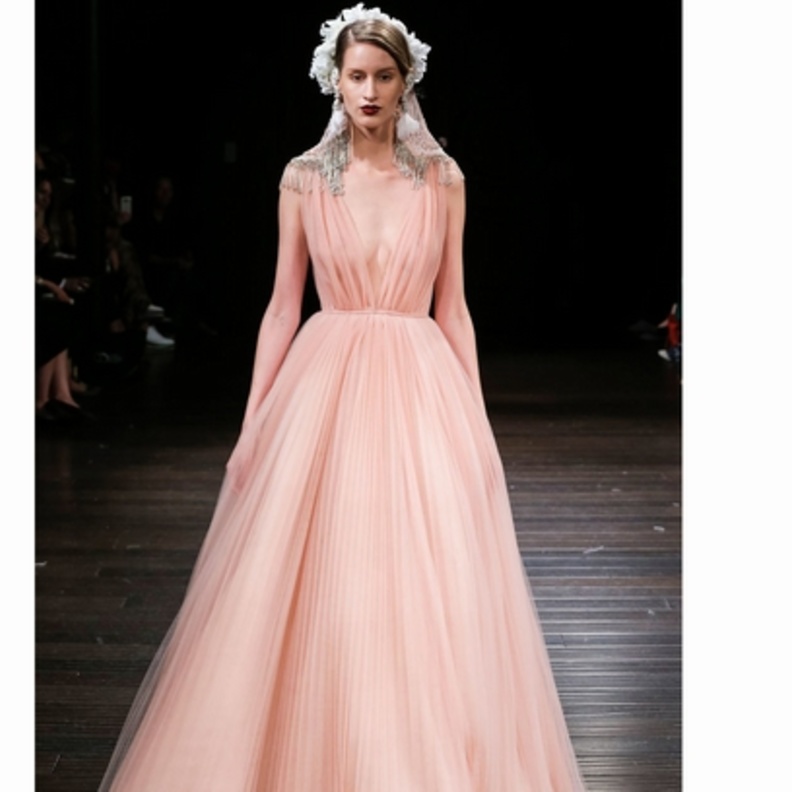 فساتين خطوبة للسنة الجديدة