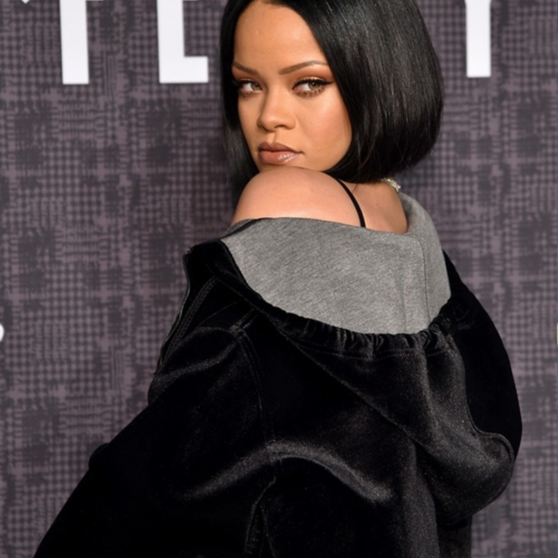 أول إطلالة لريهانا في عرض مجموعتها Fenty x Puma