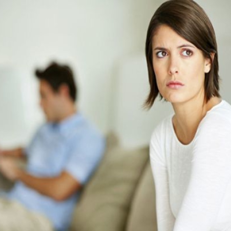 الانترنت ضرة الزوجات