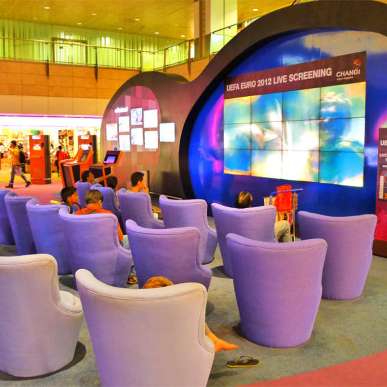 من مطار شانغي