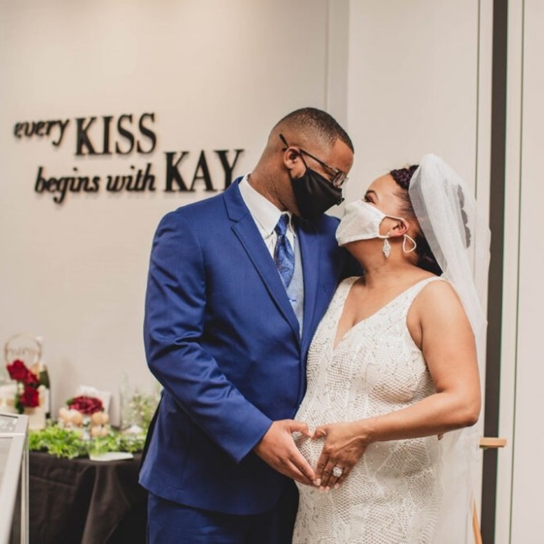 ذهبا للتسوق فتزوجا في متجر المجوهرات.... تعرفوا على القصة