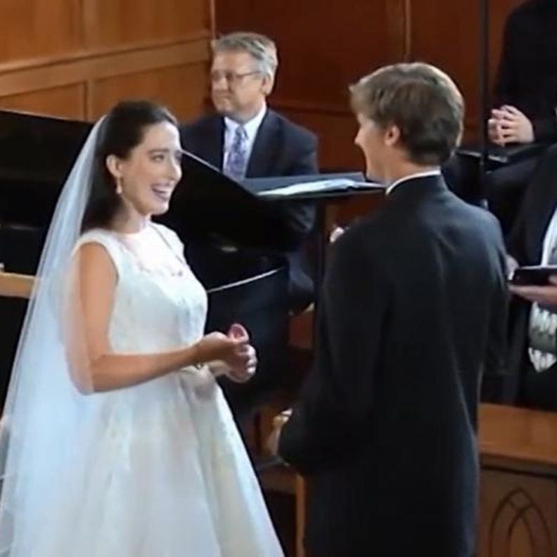 اعلان العريس عن الفاجأة