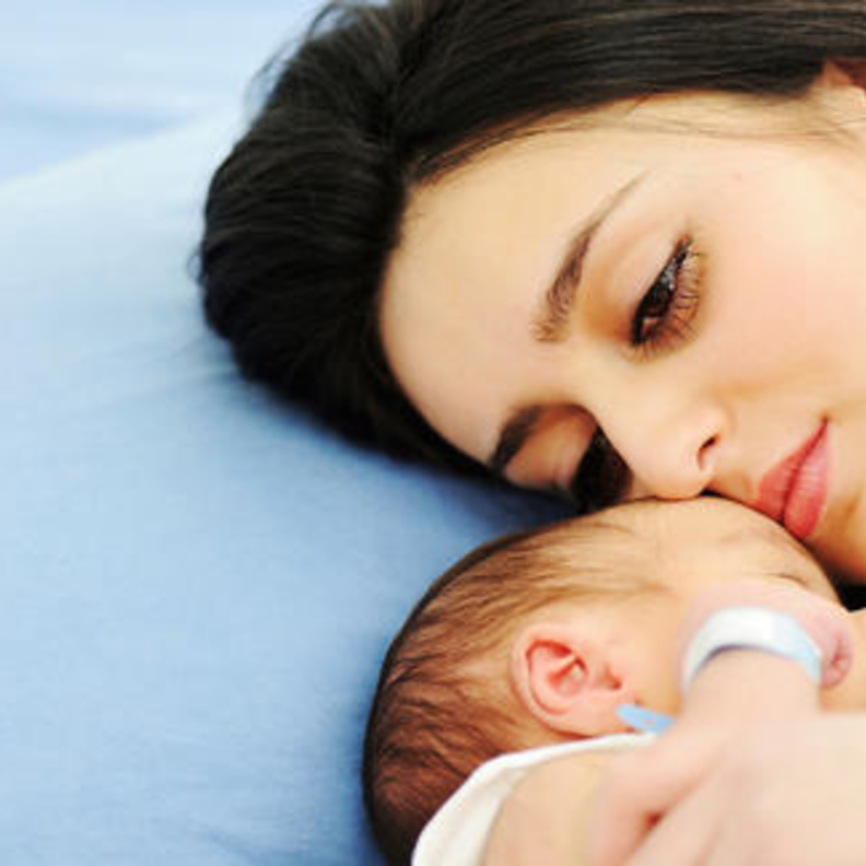 لا يوجد شيء يضاهي إحساس الأنثى عندما تصبح أماً