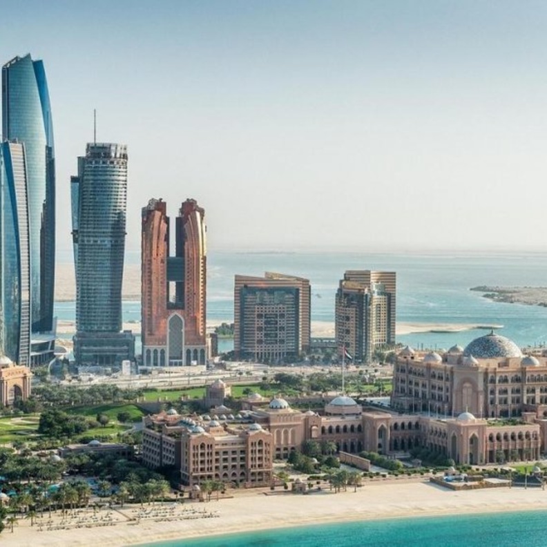 بالتزامن مع تخفيف قيود الإجراءات الاحترازية تقدّم ملحوظ بمؤشرات السياحة في أبوظبي