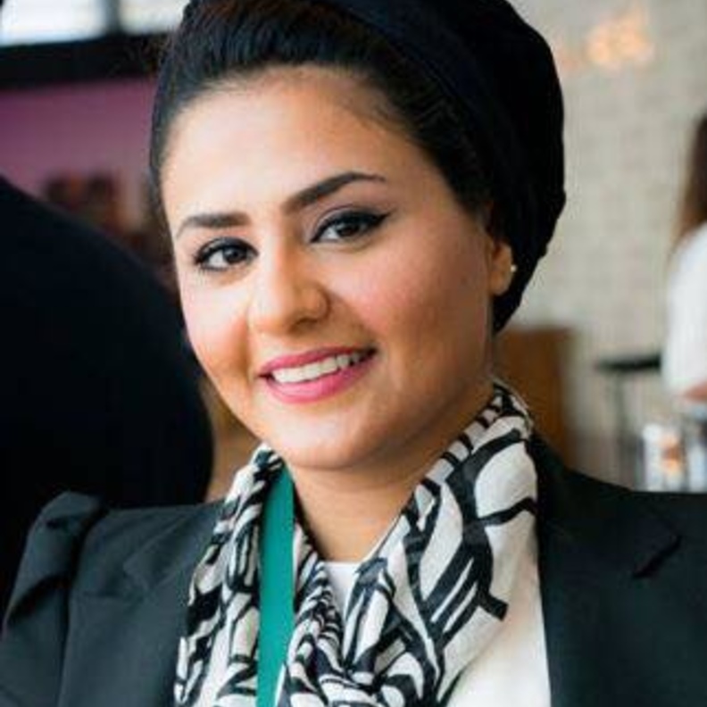 غادة الغنيم سبب شهرتها ونجاحها أنها أكثر المبتعثات تواصلا في المواقع الاجتماعية