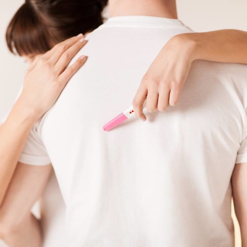 زيادة وزن الرجل تعوق حدوث الحمل وتؤخر الإنجاب