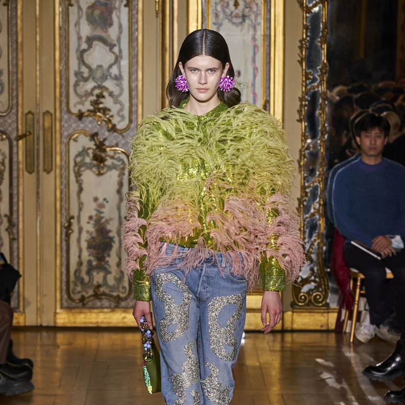 بناطيل بأقمشة الجينز سترافق أناقتك عام 2023