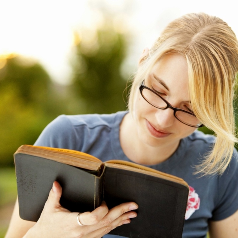 هل الإناث أكثر قراءة ؟ 