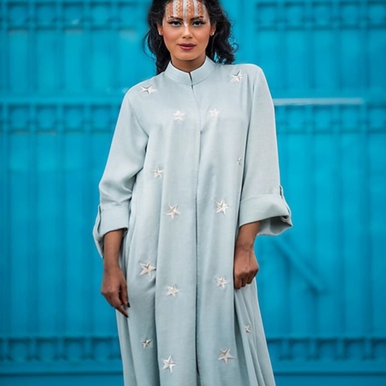 عباية من تصميم Thej Warehouse