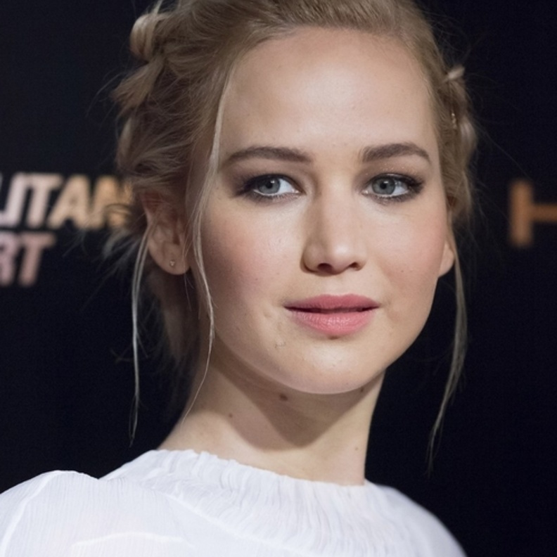 جينيفر لورانس تعالج قلوب جيرانها 