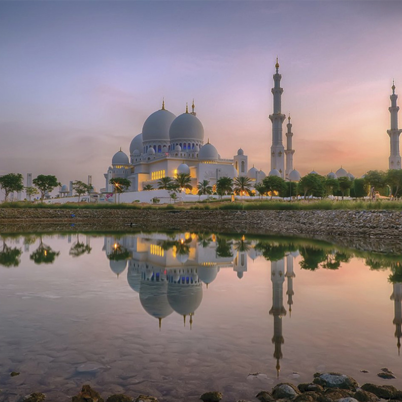 إغلاق جامع الشيخ زايد الكبير في أبوظبي مؤقتا