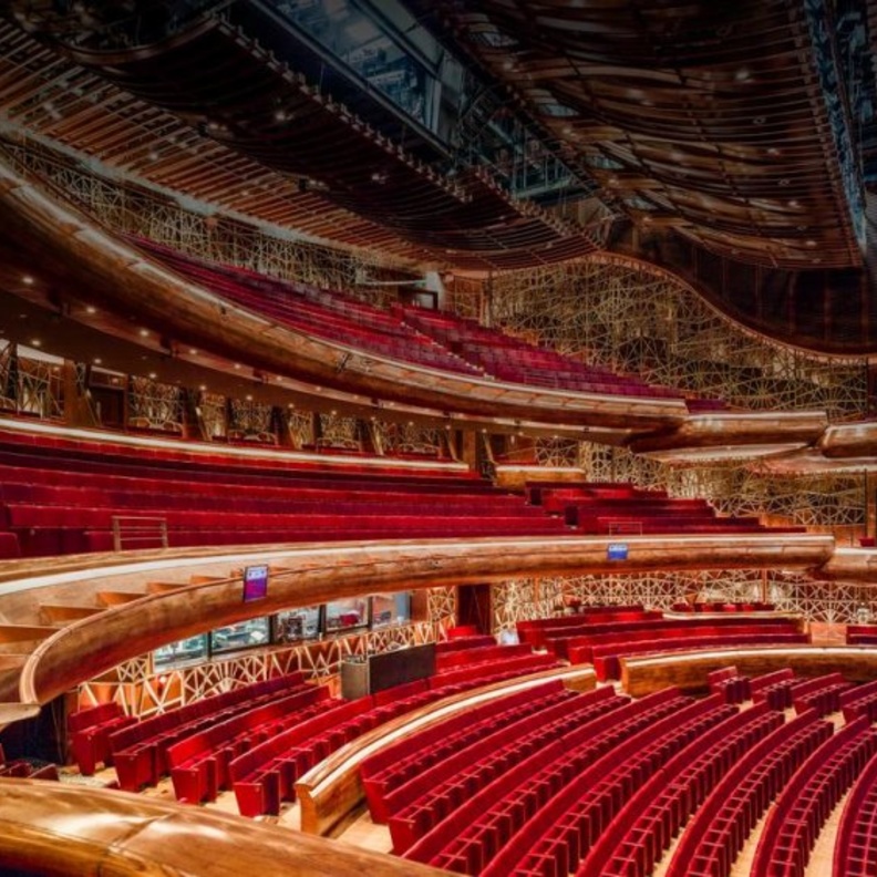 دبي أوبرا في وسط دبي