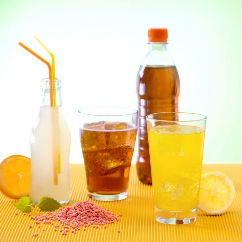 استبدلي المشروبات الغازيه بالعصائر الطبيعيه 