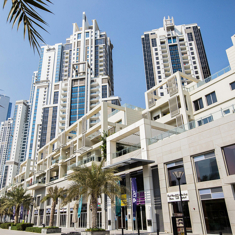 "شارك بلمسة حب" حملة رمضانية في دبي للتبرّع بالملابس وتوزيعها على من يحتاجها