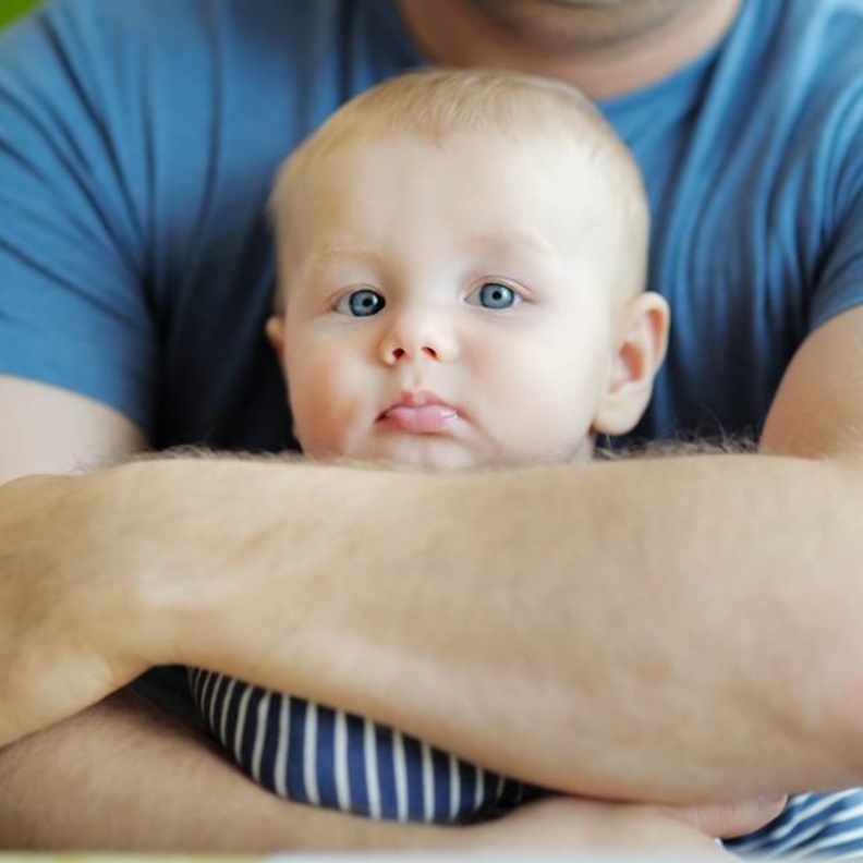 الأب سبب سمنة الأبناء.. كيف؟