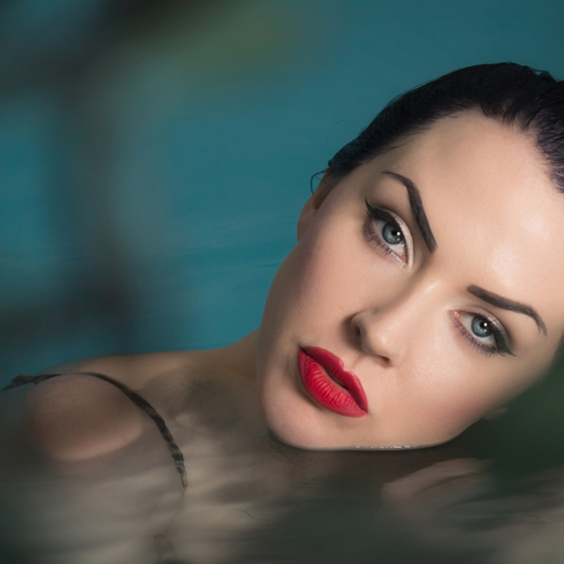 مكياج تحت الماء !