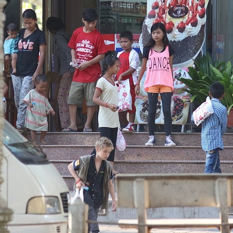 على خطى انجلينا