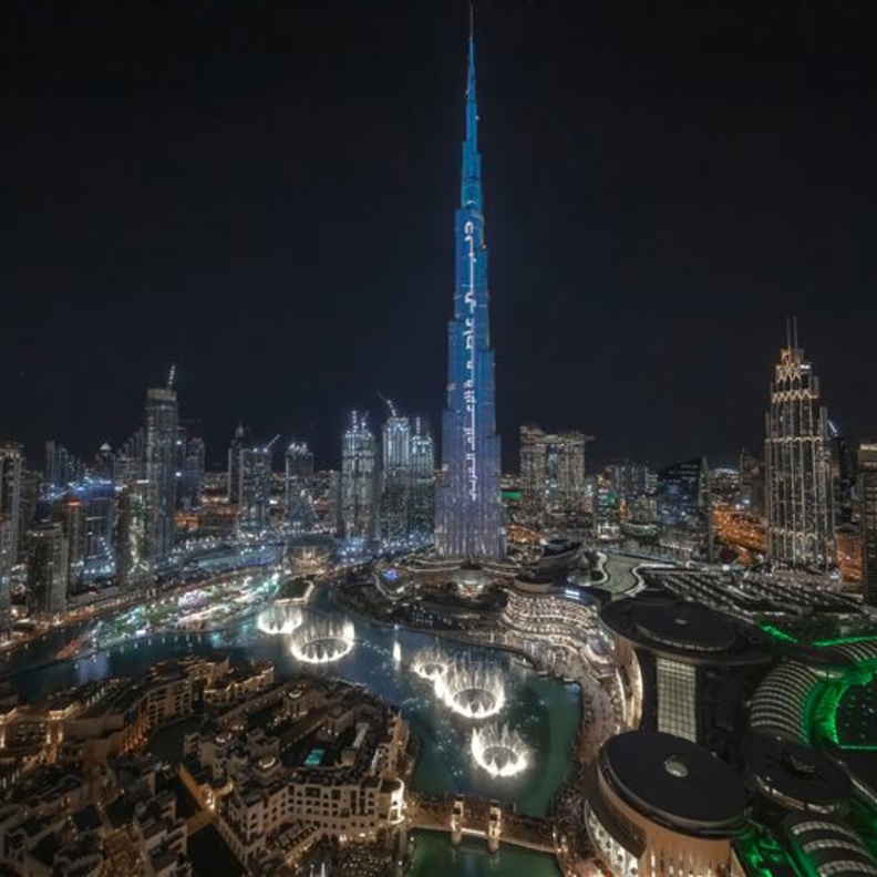 برج خليفة يشارك في الحملة التي أطلقتها الإمارات للتضامن مع أستراليا في مواجهة الحرائق