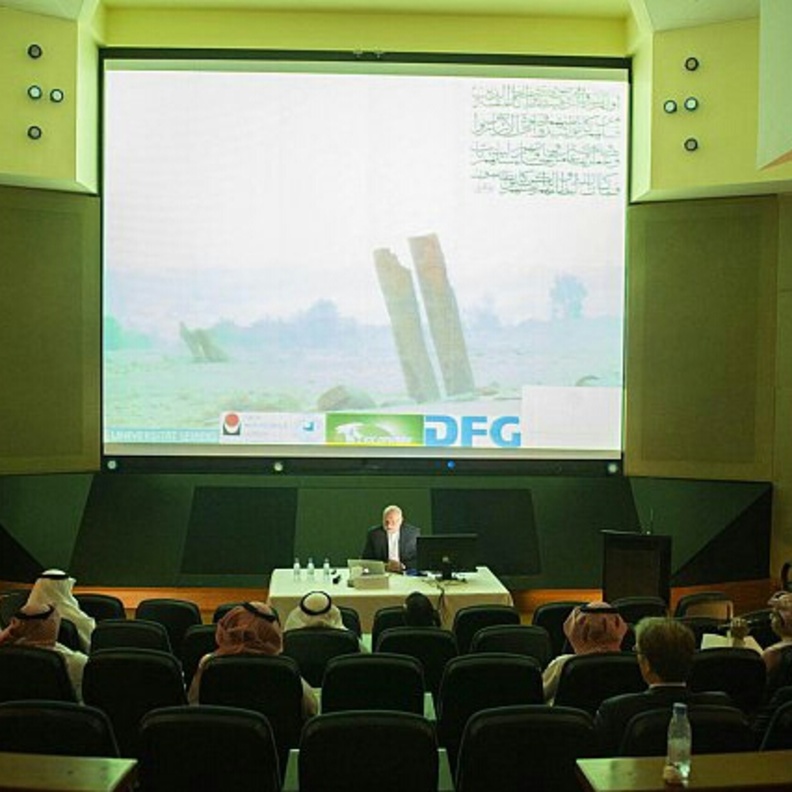 الدكتوى هانز جورج خلال المحاضرة