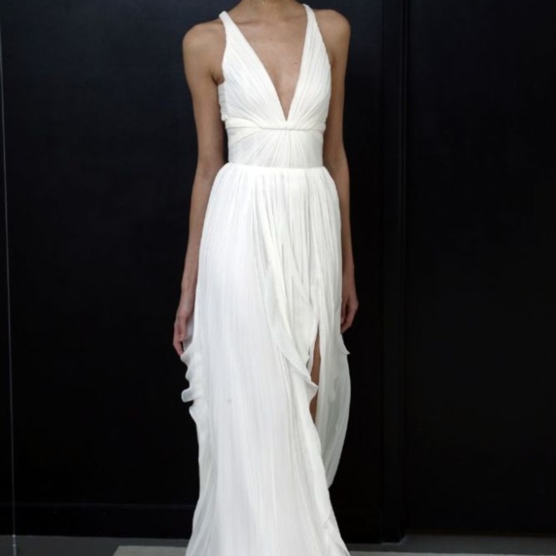 اكتشفي مجموعة "جي منديل" للأعراس لموسم ربيع وصيف 2017!