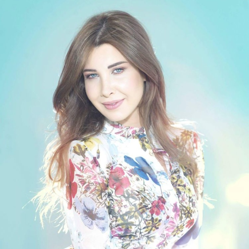 نانسي عجرم تحرص على تبييض بشرة وجهها