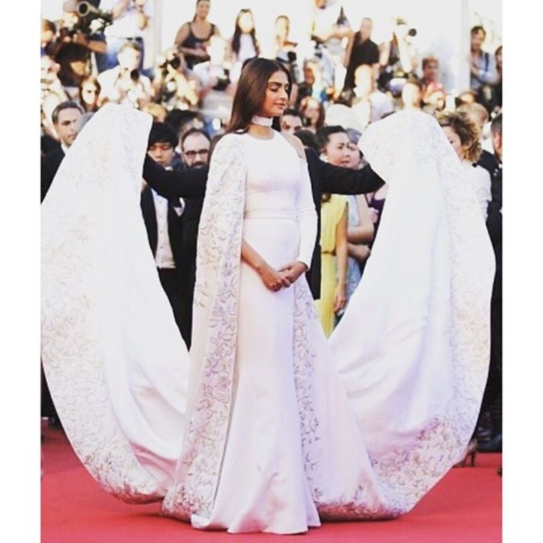 إطلاله سونام البيضاء 