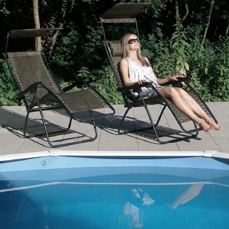 الشيزلونغ هو الكرسي الامثل لجلسة المسبح، مع تصميم من kreslo