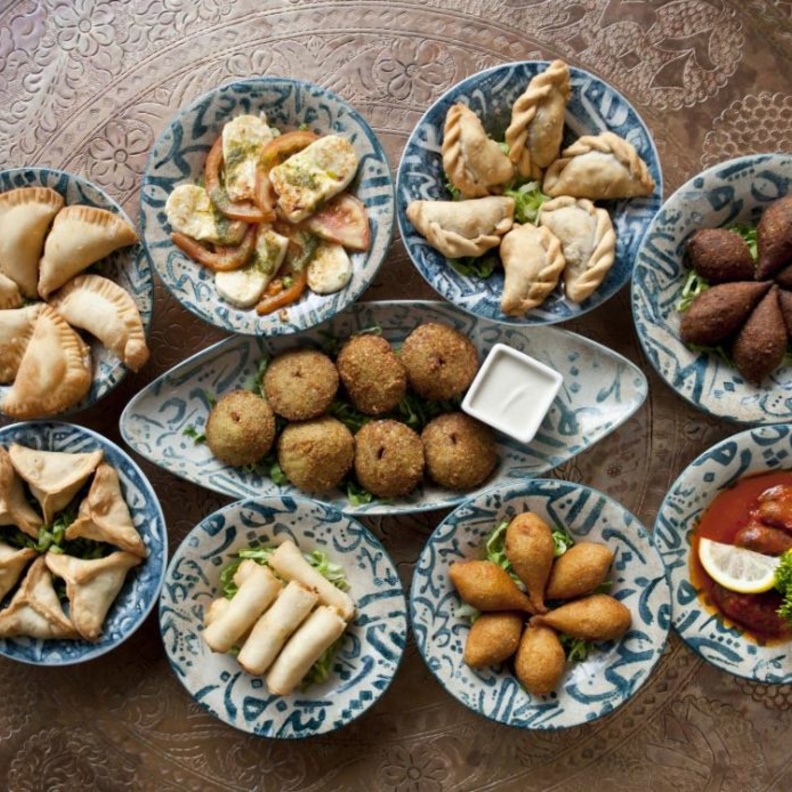 المضغ الهادئ يسهل عملية الهضم و يجنب الانتفاخ