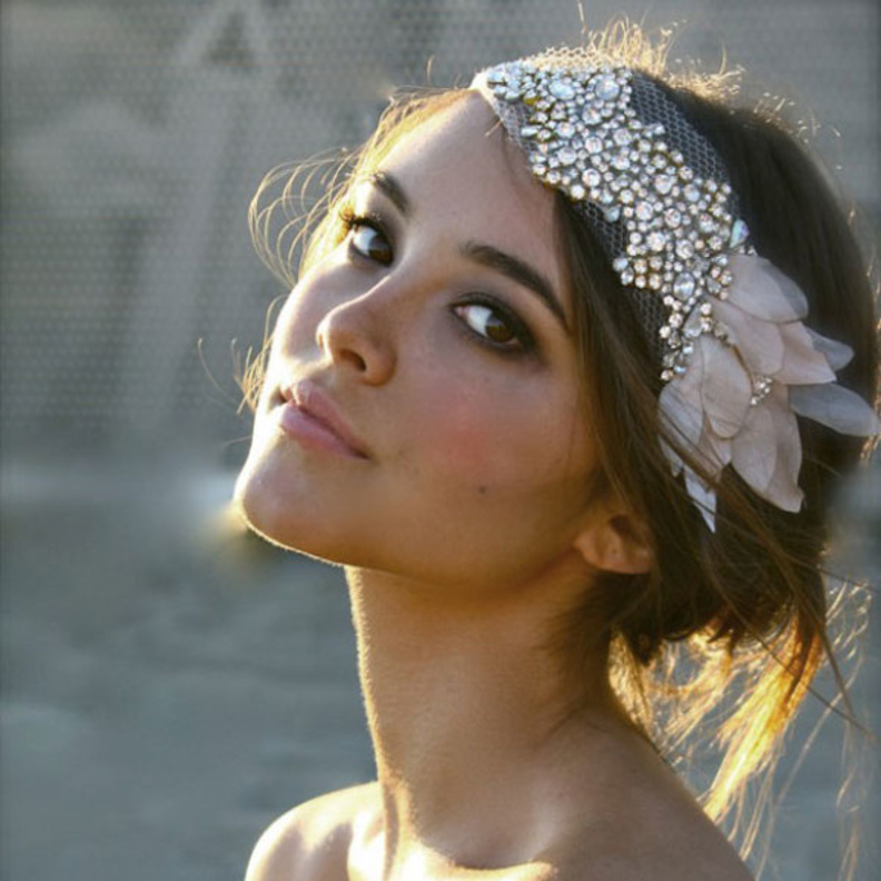 انتقي تصميم مميز من اكسسوار الرأس لاطلالة آسرة